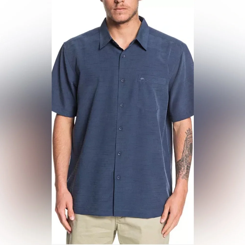 NEW Men’s Quicksilver Waterman Collection Short-Sleeved Shirt - Comfort Fit - Picture 1 of 4